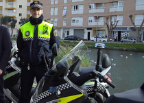 La Policia Local deté un individu en recerca i captura 