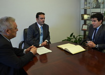 Andrés Martínez es reuneix amb el cònsol de Mèxic a València per tractar possibles inversions en el municipi