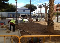 L'Ajuntament de Peníscola emprén les millores en la zona enjardinada de la plaça d'Antonellii