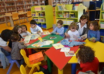 La Ludoteca Municipal de Peníscola celebra el Dia del Llibre amb la visita a la Biblioteca Municipal