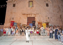 Peníscola culmina les festes amb les desfilades de Moros i Cristians
