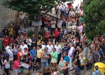 Mig miler de persones es manifesten a Peníscola en contra de l'activitat de la planta de gas
