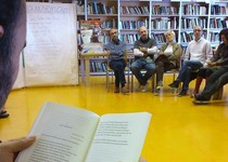 Juanjo Blasco presenta el seu recull de poemes en la Biblioteca Municipal