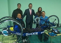 L’Ajuntament de Peníscola participa en la compra d’una handbikeper a un triatleta amb aspiracions olímpiques