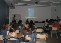 Isonomia organitza un taller sobre bons tractaments en l'IES Alfred Ayza de Peníscola