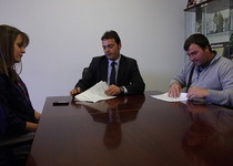 L'alcalde firma els convenis per a les subvencions culturals