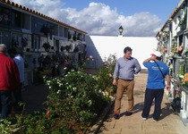 La Brigada Municipal d’Obres i Serveis acaba l’adequació del cementeri municipal de Peníscola per al cap de setmana de Tots Sants