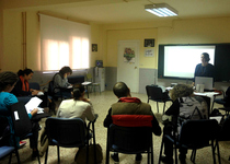 Èxit de participació en les sessions formatives del programa Escola de Famílies