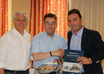 Peníscola rep la visita del senador austríac i president de l’agrupació que protagonitza l’operativa de vacances socials per a més de 4000 sèniors en la localitat