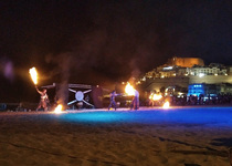 Espectacle de foc i pirotècnica per clausurar el primer cap de setmana papal